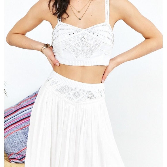 Two-Piece Set Beaded/Embellished Blouse & Skirt - Picture 3 of 8